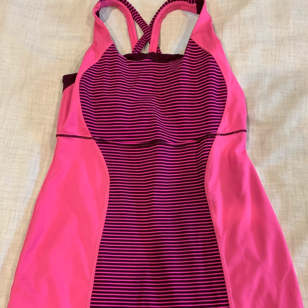 Lululemon workout top